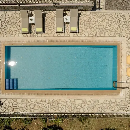 וילה Utopia Luxury